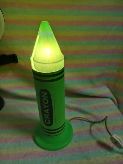 โคมไฟรูปดินสอสีเหลือง Crayola จาก Ralphco Inc. ปี 1992  รูปที่ 5