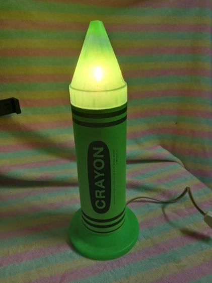 โคมไฟรูปดินสอสีเหลือง Crayola จาก Ralphco Inc. ปี 1992  รูปที่ 6