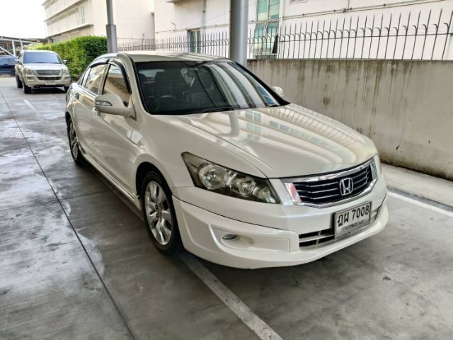 รถ Honda Accord 2.4 EL i-VTEC สี ขาว