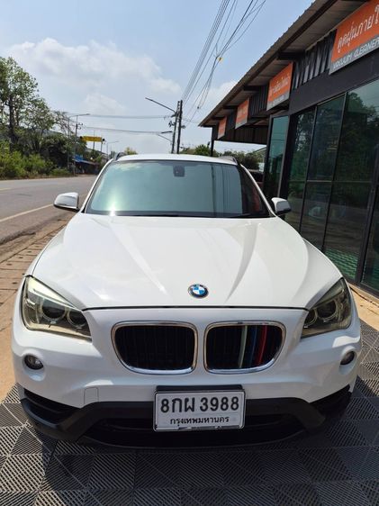 BMW X1 2012 2.0 sDrive18i Sport Sedan เบนซิน ไม่ติดแก๊ส เกียร์อัตโนมัติ ขาว รูปที่ 4