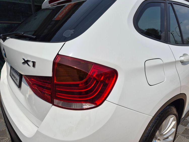 BMW X1 2012 2.0 sDrive18i Sport Sedan เบนซิน ไม่ติดแก๊ส เกียร์อัตโนมัติ ขาว รูปที่ 4