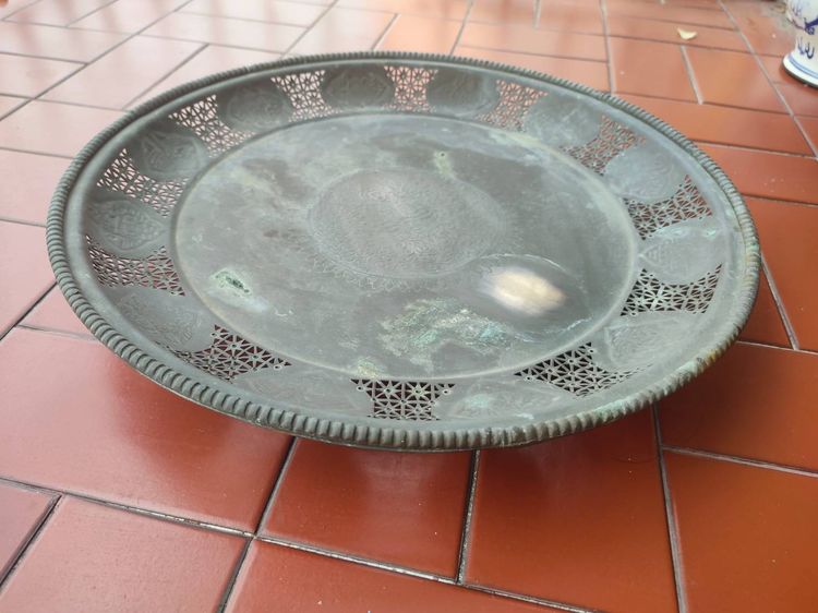 ถาดทองเหลือง 12 ราศี 1 ใบลายเทพพนมงานเก่าหนาหนัก ขนาดเกือบ 18 นิ้ว รูปที่ 9