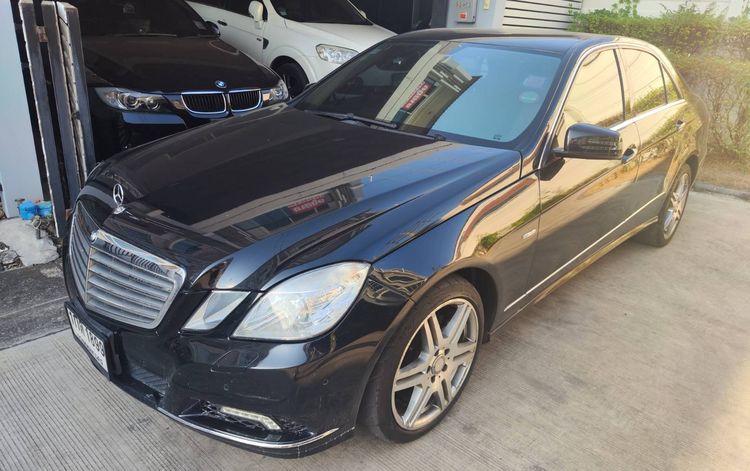 Mercedes-Benz E-Class 2010 W212 Sedan เบนซิน ไม่ติดแก๊ส เกียร์อัตโนมัติ ดำ รูปที่ 3