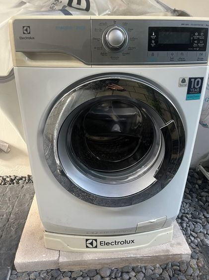 เครื่องซักผ้าฝาหน้า Electrolux