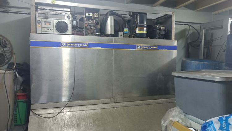 ขายเหมาเครื่องทำน้ำแข็งยี่ห้อนิวตัน 2 เครื่อง