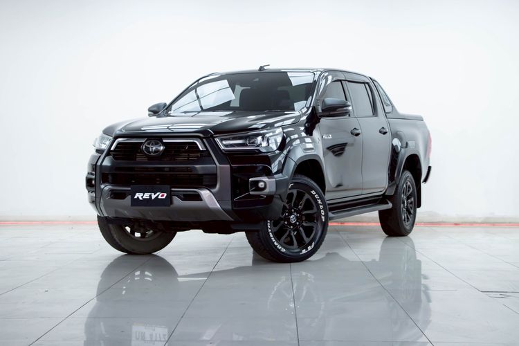 รถ Toyota Hilux Revo Double Cab Prerunner 2x4 2.4 Rocco สี ดำ