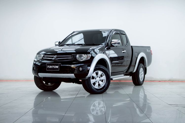 รถ Mitsubishi Triton 2.4 GLS Limited Plus สี ดำ
