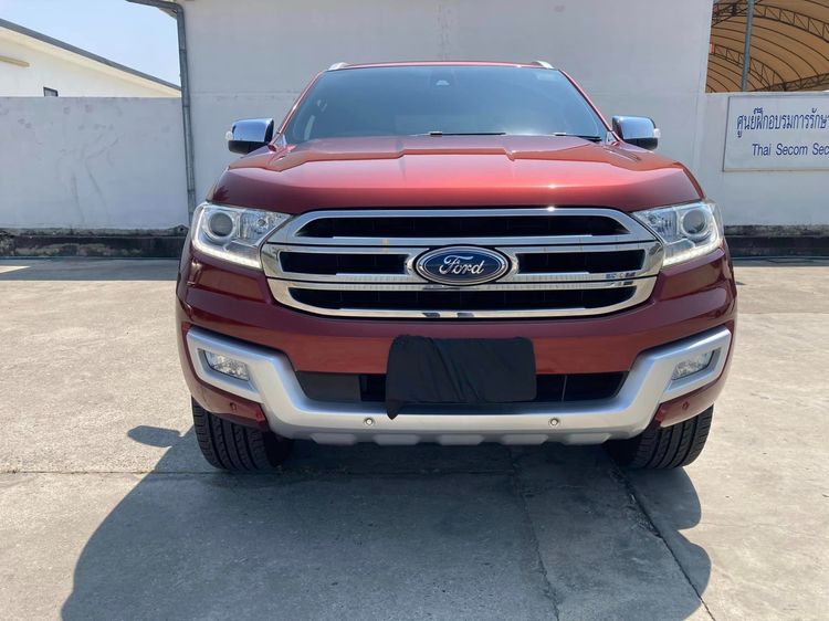 รถ Ford Everest 2.2 Titanium Plus สี แดง