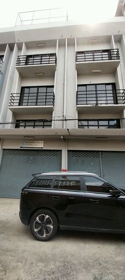 เช่าหรือขาย ตึกแถว 3 ชั้น 2 ห้องตีทะลุกันทุกชั้น อยู่พระราม3 ซอย10 เช่า 2 ห้องเดือนละ 30,000 บาท ขาย 2 ห้อง 14 ล้าน สนใจติดต่อ 081-643-2042 รูปที่ 2