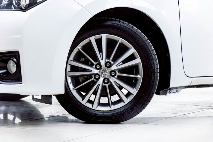 Toyota Altis 2016 1.8 V Sedan เบนซิน ไม่ติดแก๊ส เกียร์อัตโนมัติ ขาว รูปที่ 4