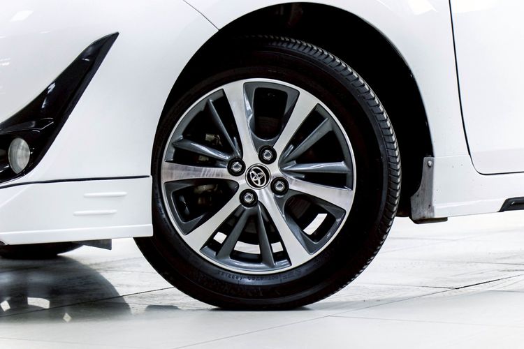 Toyota Yaris ATIV 2020 1.2 High Sedan เบนซิน ไม่ติดแก๊ส เกียร์อัตโนมัติ ขาว รูปที่ 4