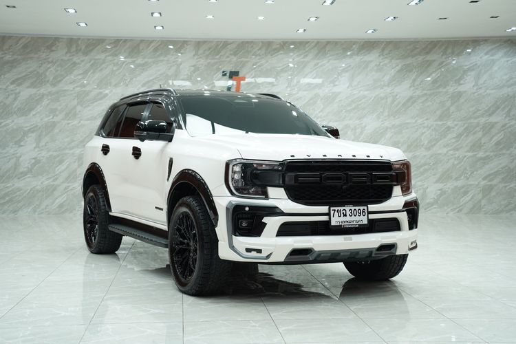 รถ Ford Everest 2.0 Turbo Sport สี ขาว