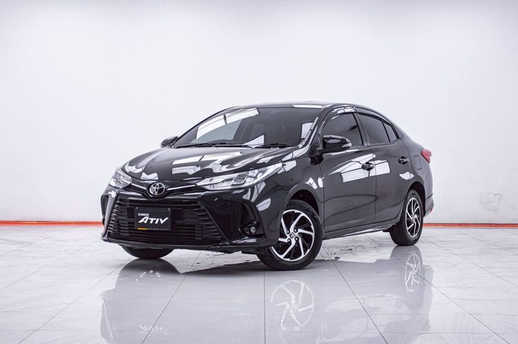 รถ Toyota Yaris ATIV 1.2 Sport Premium สี ดำ