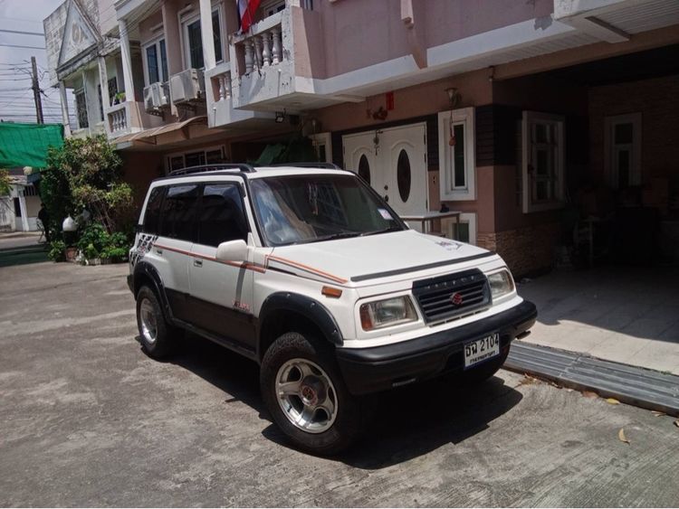 รถ Suzuki Vitara 1.6 4WD สี ขาว