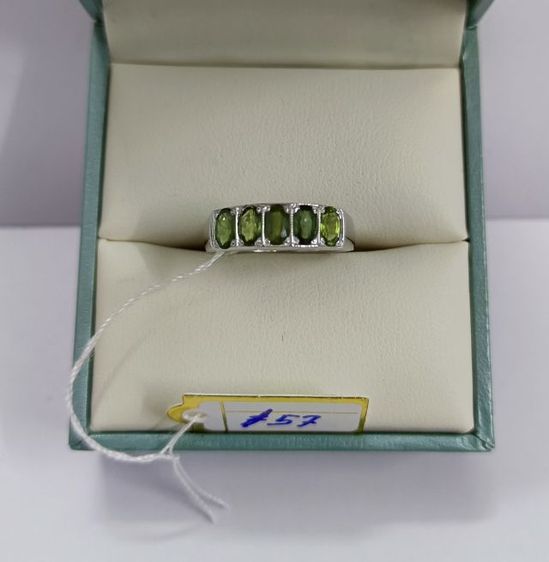 แหวนพลอยเขียวส่องแท้ รูปที่ 2