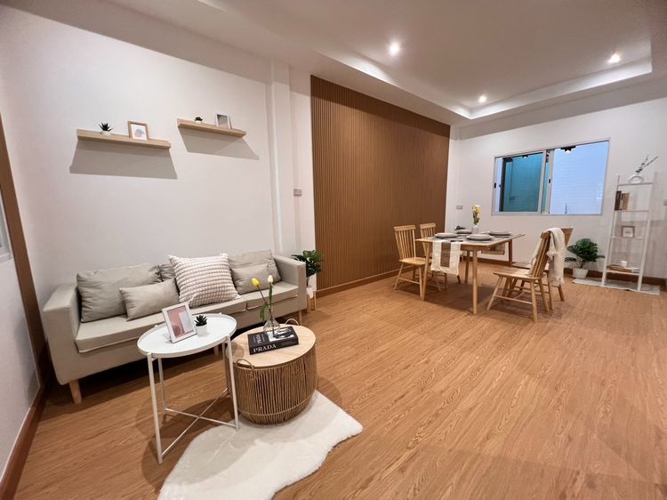 มีบางส่วน 2025 🎉 ขายทาวน์โฮม 2 ชั้น 🌟 ในซอยจรัญ 35 🌟 22.6 ตรว 🌟 รีโนเวทใหม่สไตล์มินิมอล 🏡 รูปที่ 4