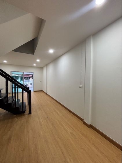 Land and Houses ใช่ ทาวน์เฮ้าส์รีโนเวทใหม่ หมู่บ้านบุศรินทร์ รูปที่ 4