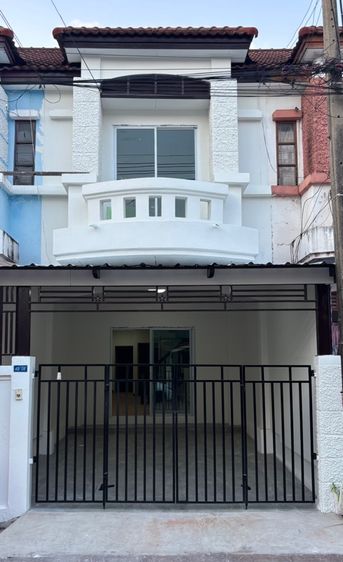 ทาวน์เฮ้าส์รีโนเวทใหม่ หมู่บ้านบุศรินทร์