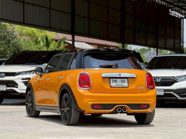 Mini COOPER 5 DOOR HATCH 2015 2.0 S เบนซิน เกียร์อัตโนมัติ เหลือง รูปที่ 2