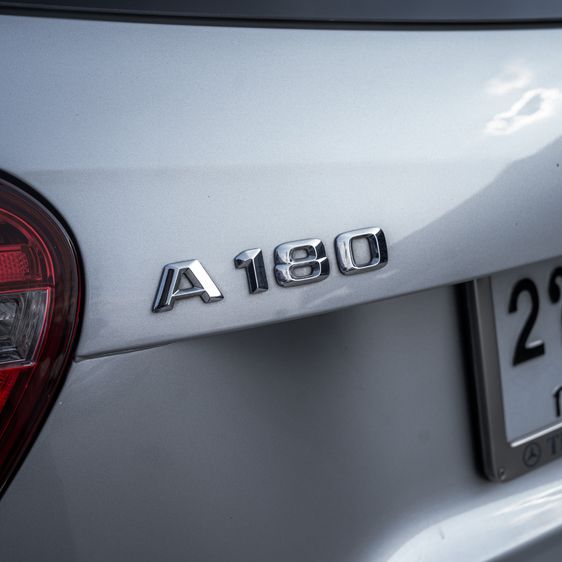 Mercedes-Benz A-Class 2015 A180 เบนซิน รูปที่ 4