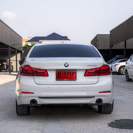 BMW Series 5 2018 520d ดีเซล ขาว รูปที่ 4