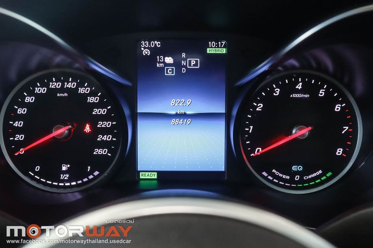 Mercedes-Benz C-Class 2024 C300 Sedan ปลั๊กอินไฮบริด (PHEV) เกียร์อัตโนมัติ ดำ รูปที่ 2