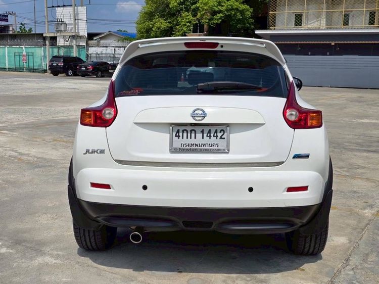 Nissan Juke 2015 1.6 V เบนซิน ไม่ติดแก๊ส เกียร์อัตโนมัติ ขาว รูปที่ 4