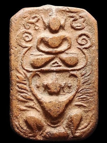 หลวงพ่อปานบางนมโคทรงครุฑครับ