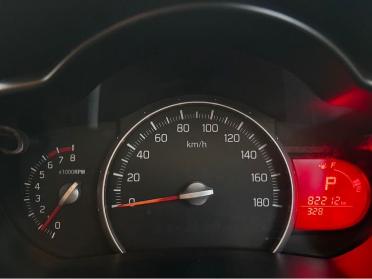 รถ Suzuki Celerio 1.0 GLX สี ขาว