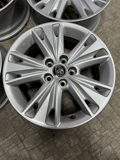 แม็กเปล่า ล้อเดิมของ Totoya INNOVA  รูปที่ 3