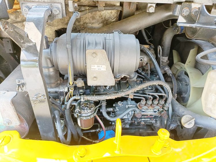  รถขุด แบคโฮ  Komatsu PC40MR  ขนาด 4 ตัน   คอนโทรลน้ำมัน ปั๊มนิ้ว แทรคยาง มีไลน์ไปป์ปิ้ง รูปที่ 12