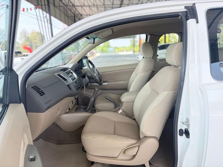 Toyota Hilux Vigo Champ 2012 Smart Cab 2.5 E Pickup ดีเซล ไม่ติดแก๊ส เกียร์ธรรมดา ขาว รูปที่ 3