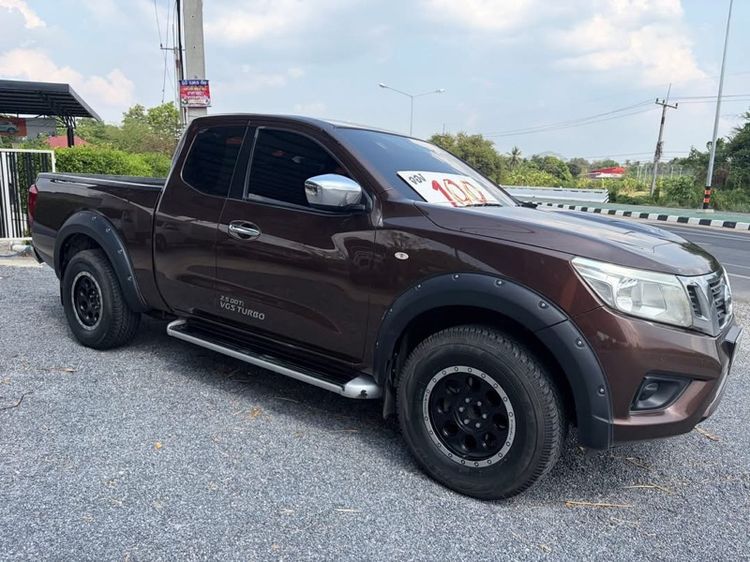 รถ Nissan Navara 2.5 E สี น้ำตาล