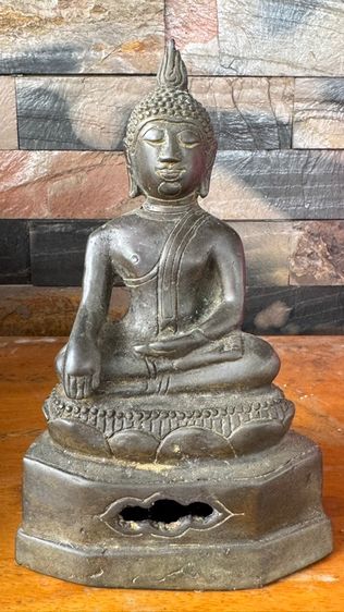 พระสิงห์สามกรุฝาง หน้าตักสามนิ้ว