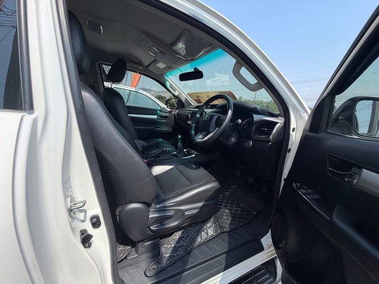 Toyota Hilux Revo 2019 2.4 E Prerunner Pickup ดีเซล ไม่ติดแก๊ส เกียร์ธรรมดา ขาว รูปที่ 3