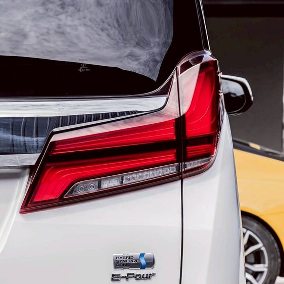 Toyota Alphard 2018 2.5 HEV Luxury E-Four เบนซิน ขาว รูปที่ 3