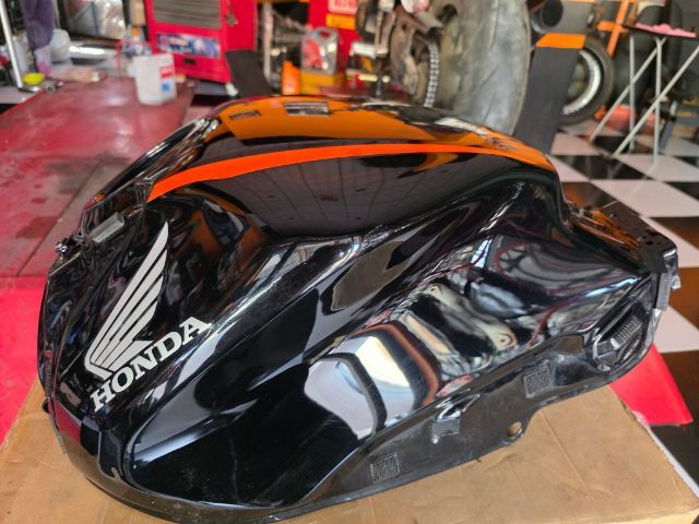 ถัง CBR 500 R ,CBR 650 R, Ninja400 สภาพสวยทุกใบ รูปที่ 4