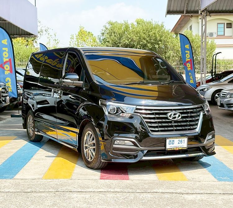 รถ Hyundai H-1  2.5 Deluxe สี ดำ