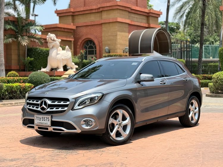 รถ Mercedes-Benz GLA-Class GLA200 สี เทา