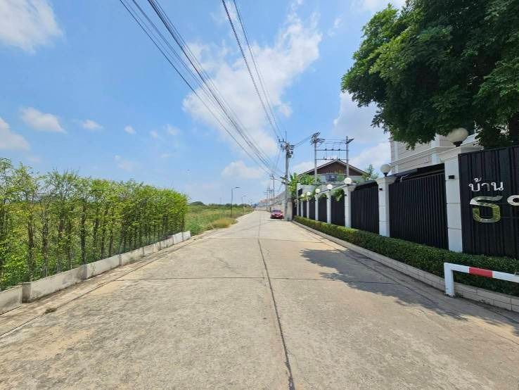 ขายที่ดิน ทำเลทอง ติดถนนคอนกรีต ใกล้สนามบินสุรรณภูมิ รูปที่ 2