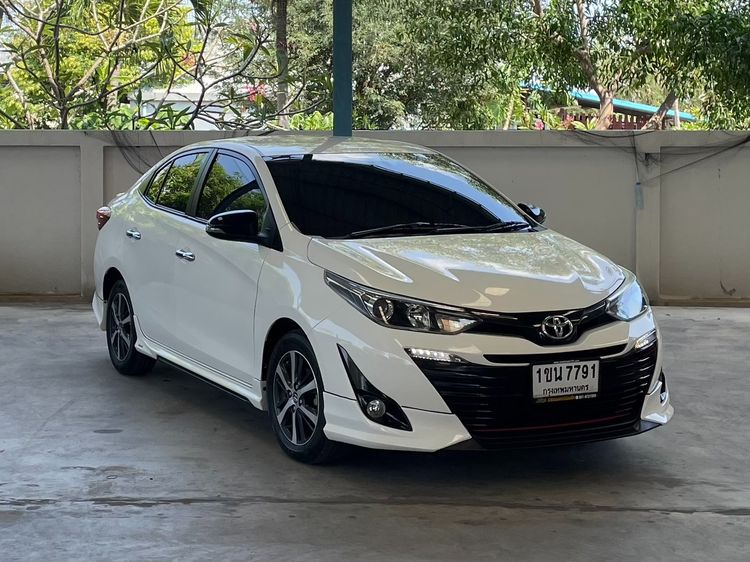 Toyota Yaris ATIV 2020 1.2 High Sedan เบนซิน ไม่ติดแก๊ส เกียร์อัตโนมัติ ขาว รูปที่ 3