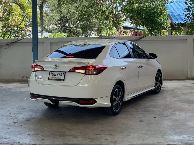 Toyota Yaris ATIV 2020 1.2 High Sedan เบนซิน ไม่ติดแก๊ส เกียร์อัตโนมัติ ขาว รูปที่ 2