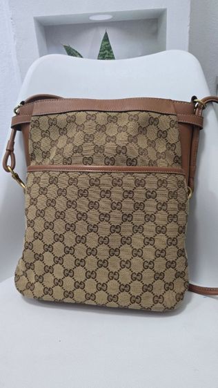 cucci สภาพดี ขนาด8