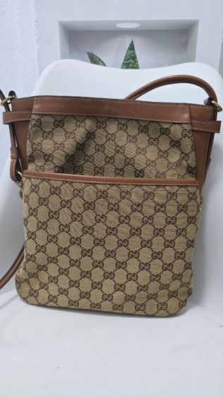 cucci สภาพดี ขนาด8 รูปที่ 8