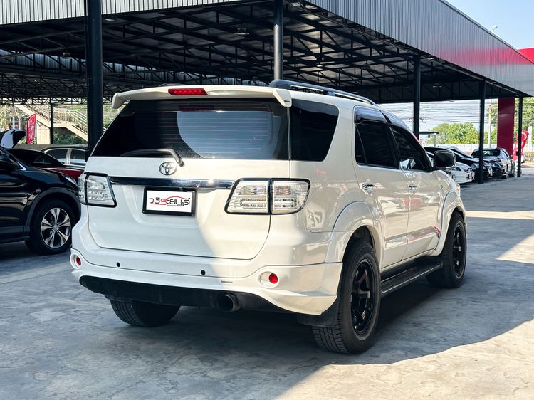 Toyota Fortuner 2010 3.0 TRD Sportivo 4WD Utility-car ดีเซล เกียร์อัตโนมัติ ขาว รูปที่ 4