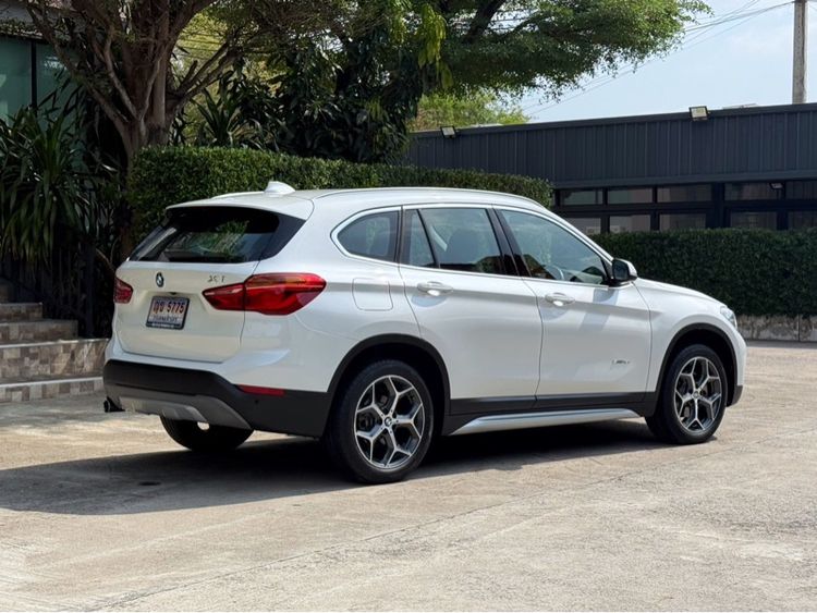 BMW X1 2018 2.0 sDrive18i Utility-car เบนซิน ไม่ติดแก๊ส เกียร์อัตโนมัติ ขาว รูปที่ 2