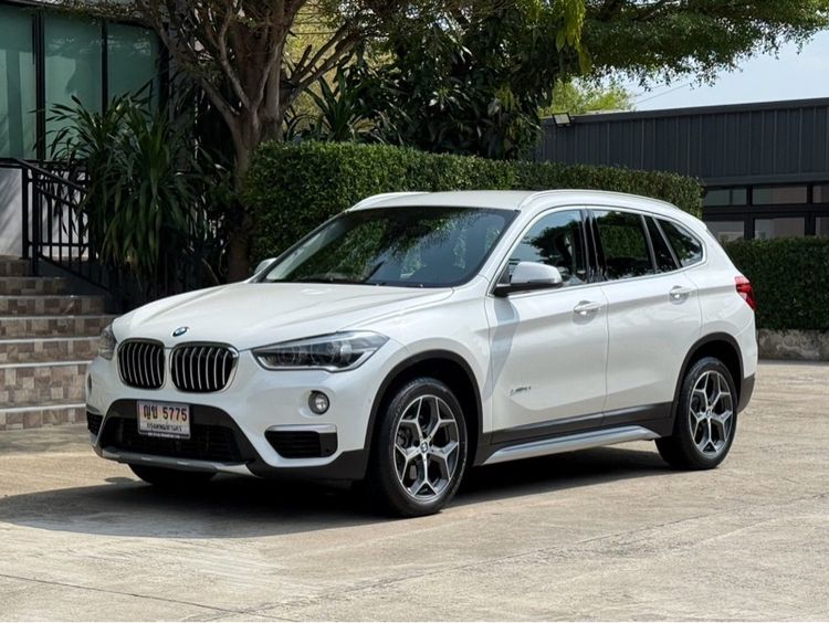 BMW X1 2018 2.0 sDrive18i Utility-car เบนซิน ไม่ติดแก๊ส เกียร์อัตโนมัติ ขาว รูปที่ 3