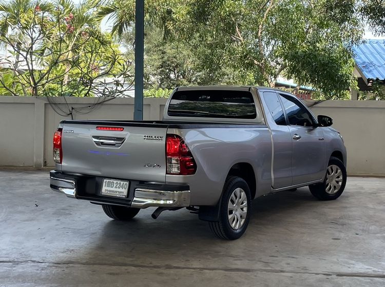 Toyota Hilux Revo 2017 2.4 J Plus Pickup ดีเซล ไม่ติดแก๊ส เกียร์ธรรมดา บรอนซ์เงิน รูปที่ 2