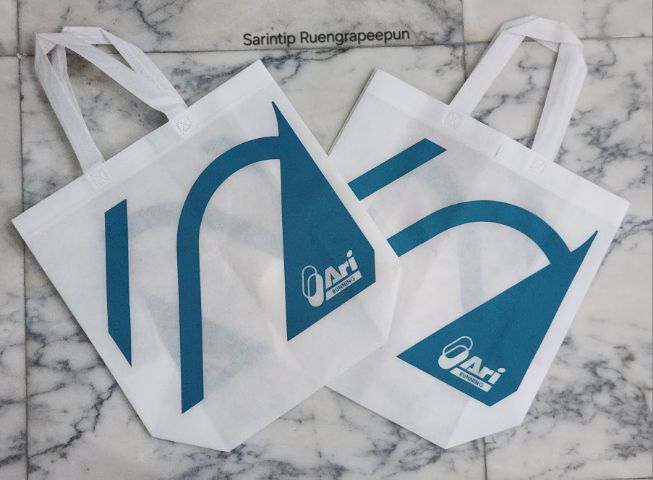 ARI RUNNING SPUNBOND BAG ถุงผ้าอเนกประสงค์ สีขาว จาก Ari Running Shop ขนาดใหญ่ 40×33.5×15 ซม.(16"×13"×6") รูปที่ 16