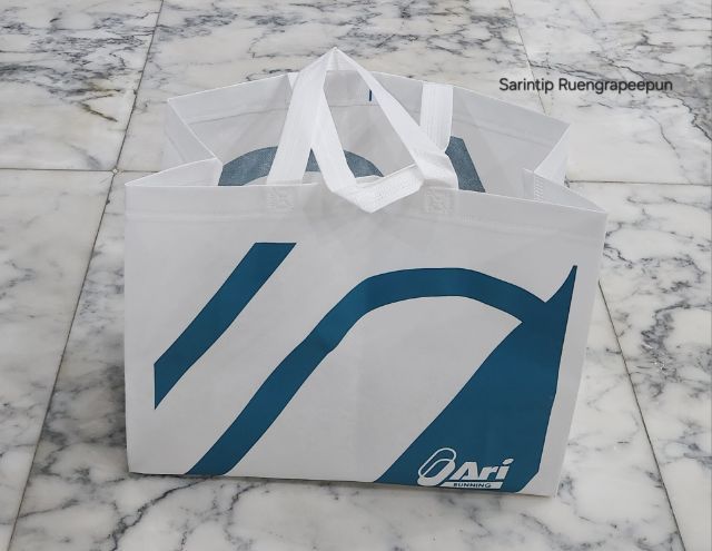 ARI RUNNING SPUNBOND BAG ถุงผ้าอเนกประสงค์ สีขาว จาก Ari Running Shop ขนาดใหญ่ 40×33.5×15 ซม.(16"×13"×6") รูปที่ 6